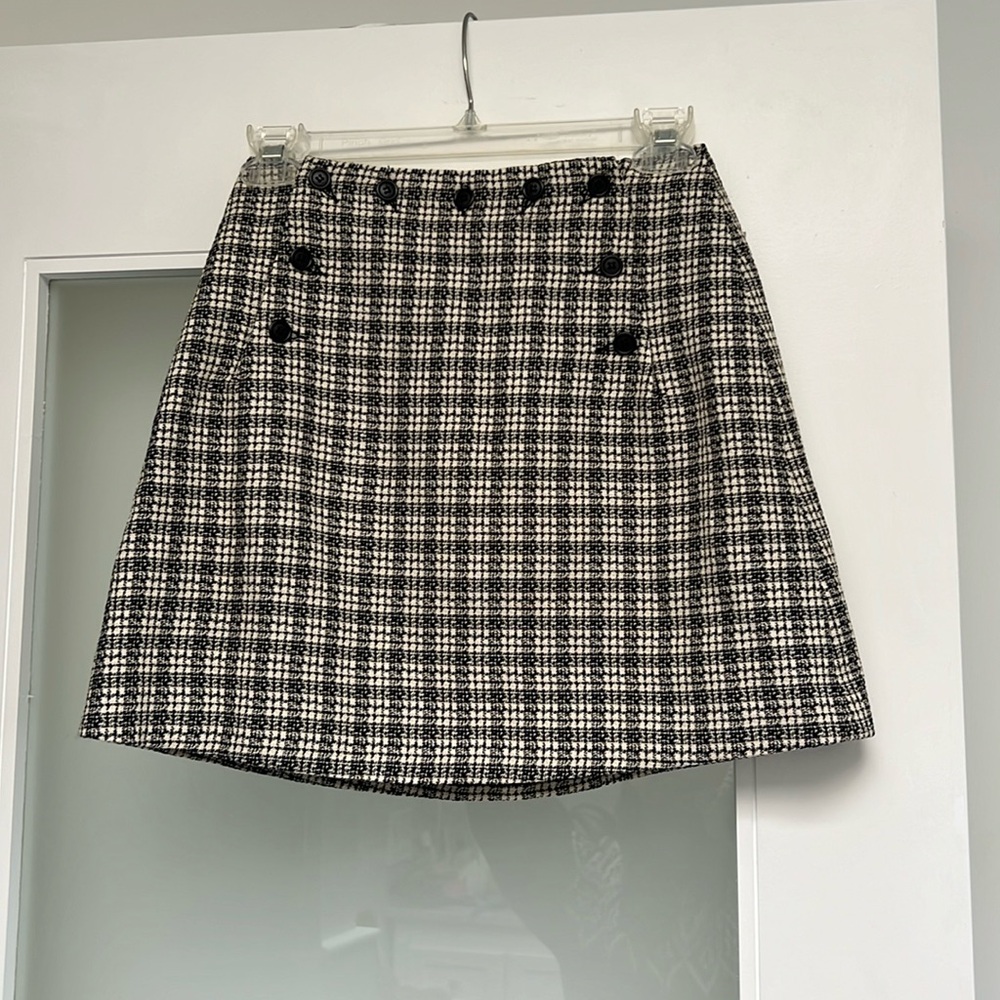 Max Studio Lined mini tailored skirt size 4